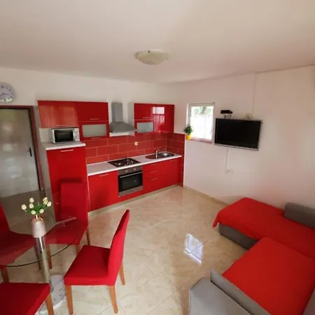 Apartments Lopar * לופאר