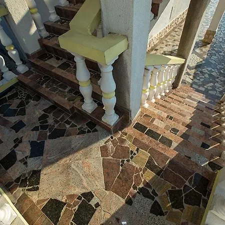 Apartments Lopar דירה