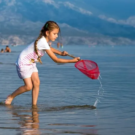 Apartments Lopar דירה *