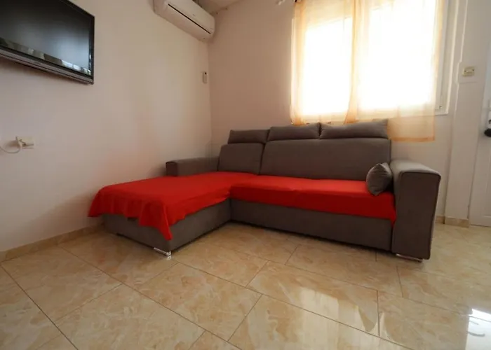 아파트 Apartments Lopar