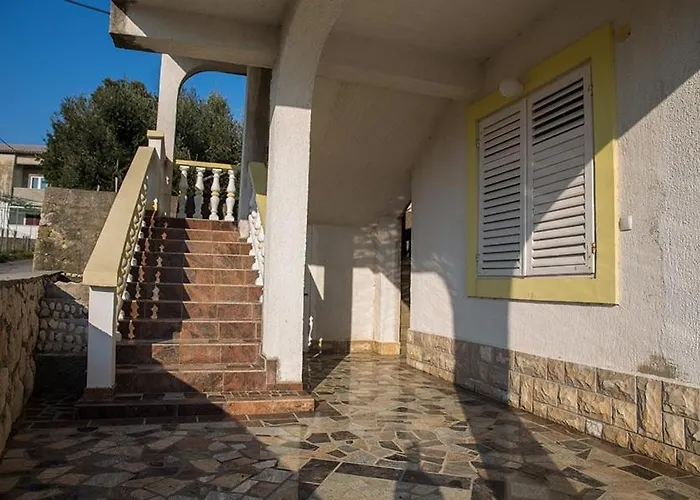 Apartments Lopar 아파트 로파르