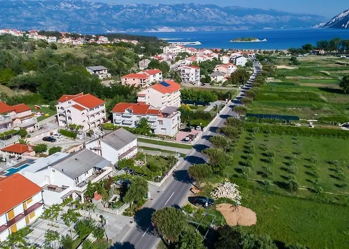Apartments Lopar Apartment *