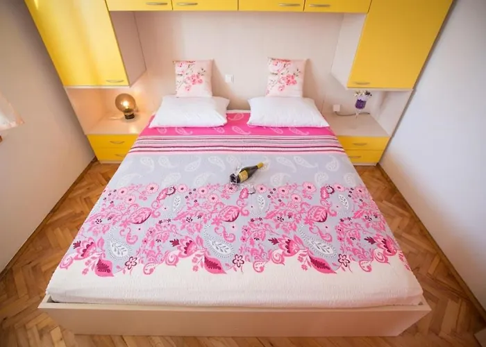 아파트 Apartments Lopar 로파르