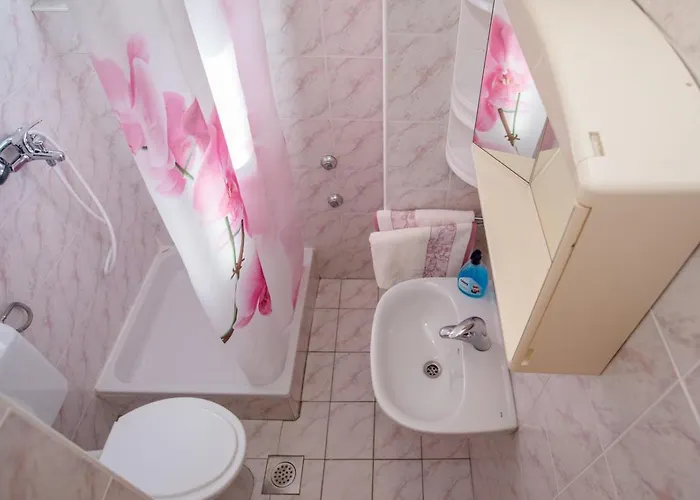 아파트 Apartments Lopar *