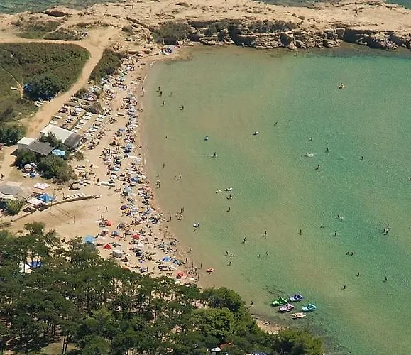 Apartments Lopar 로파르