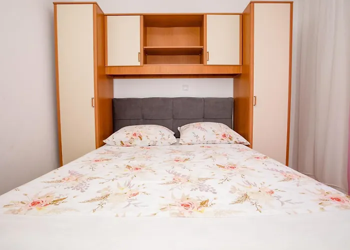 아파트 Apartments Lopar 로파르