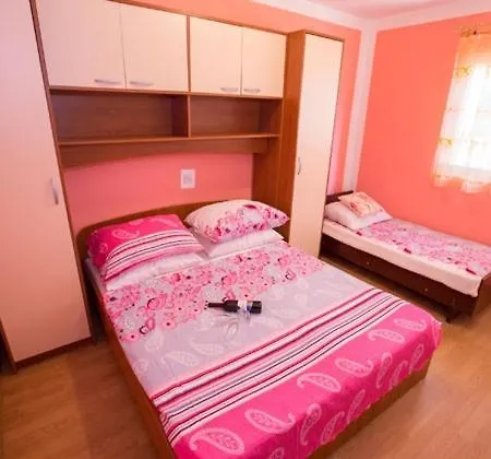 Apartments Lopar *