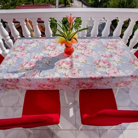 Apartments Lopar Apartment