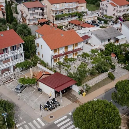 Apartments Lopar * لوبار